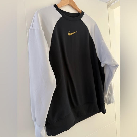 Nike Dri Fit Gold Swoosh Sweatshirt - Picture 3 of 8